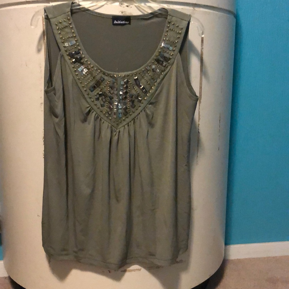 Initiatives, Sleeveless top in khaki green with gold decals and embroidery